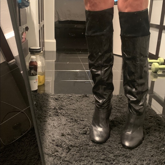 Black Knee-High Leather Boots - Picture 11 of 15